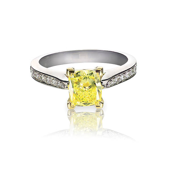Why Radiant Cut Diamond Suits Wedding Engagement Rings